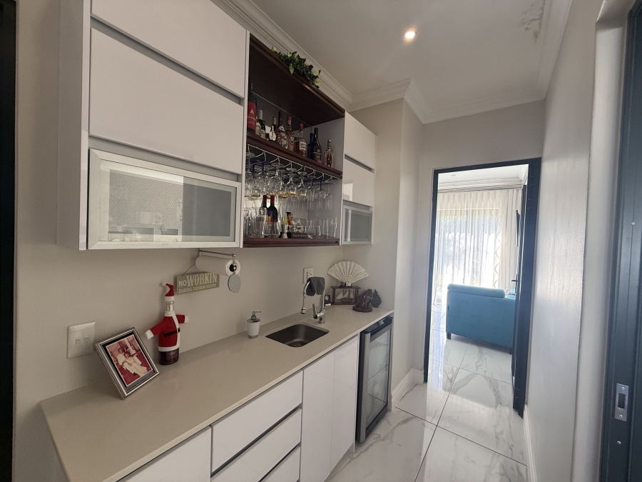 5 Bedroom Property for Sale in The Islands Estates North West